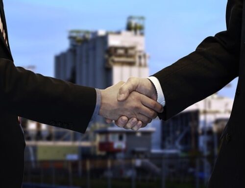 التعاون الاستراتيجي بين المنافسين: التحالفات، المشاريع المشتركة، والاندماجات